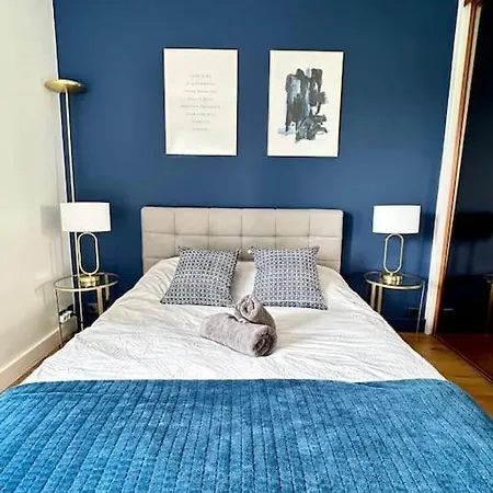 Spacious With Balcony - Near Bastille 아파트 *