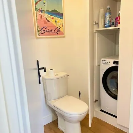 Spacious With Balcony - Near Bastille 아파트