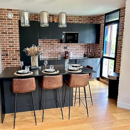 Spacious With Balcony - Near Bastille 파리