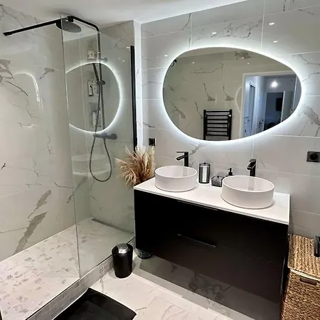 Spacious With Balcony - Near Bastille 아파트 파리
